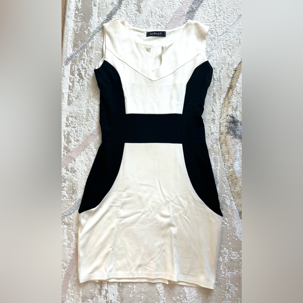 Las Paryuli Black and White Colorblock Sheath Dress